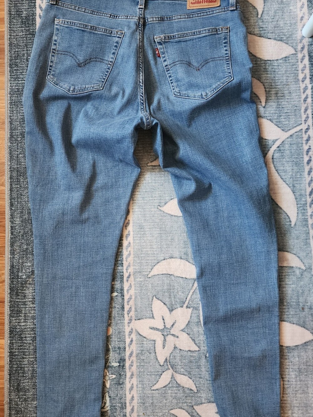 Levi's Women's Medium Blue 721 High Rise Skinny 32/28